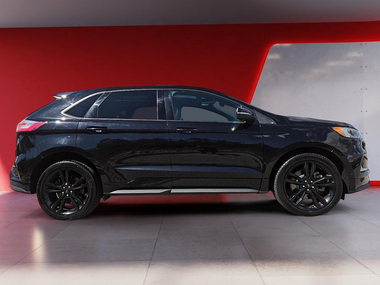 2022 Ford Edge ST AWD Photo2