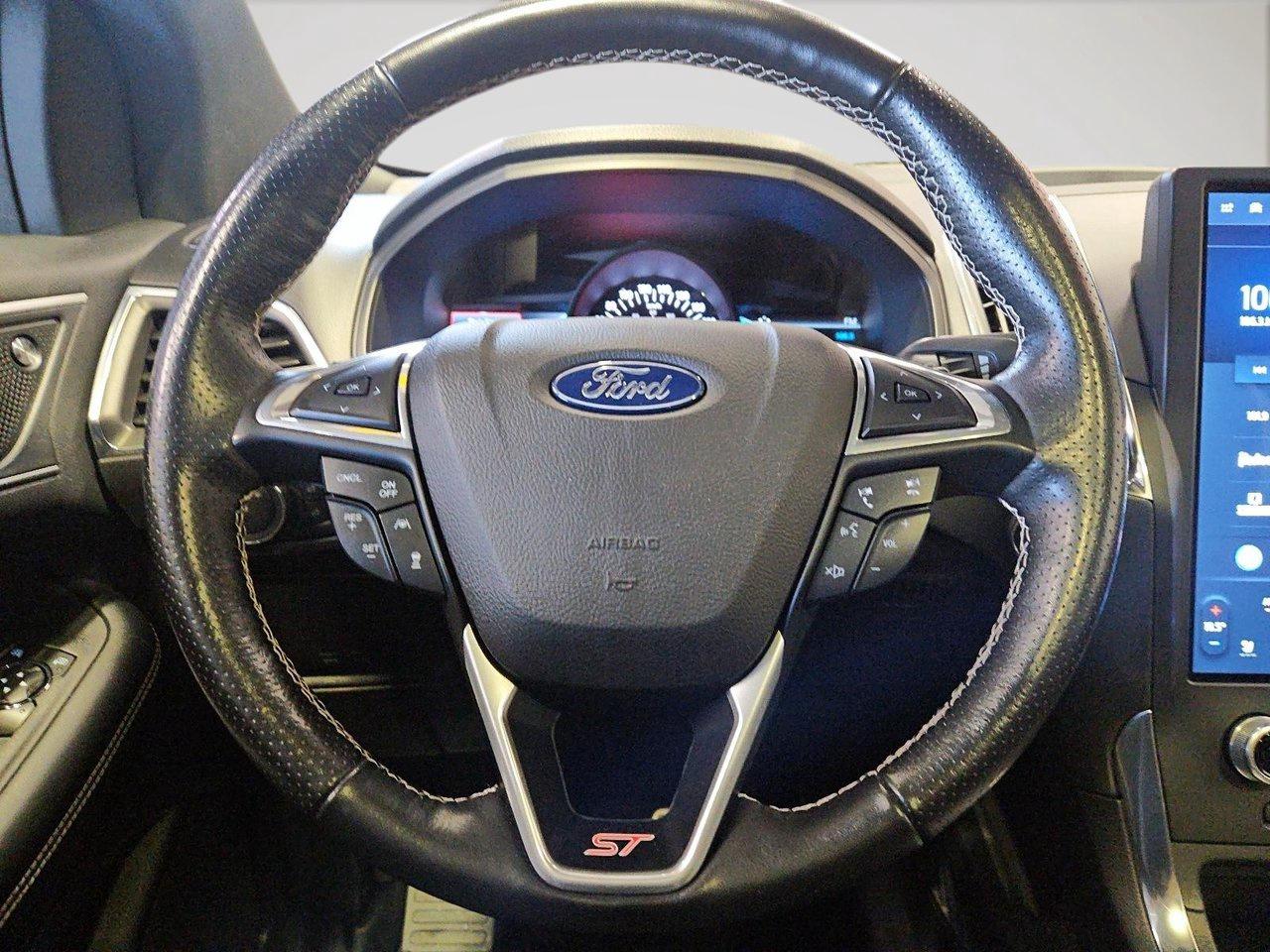 2022 Ford Edge ST AWD Photo