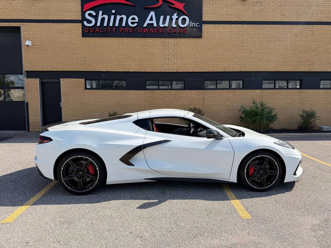 2024 Chevrolet Corvette 2LT GT2 SEATS HEADS UP COOLED SEAT CLEAN CARFAX Photo