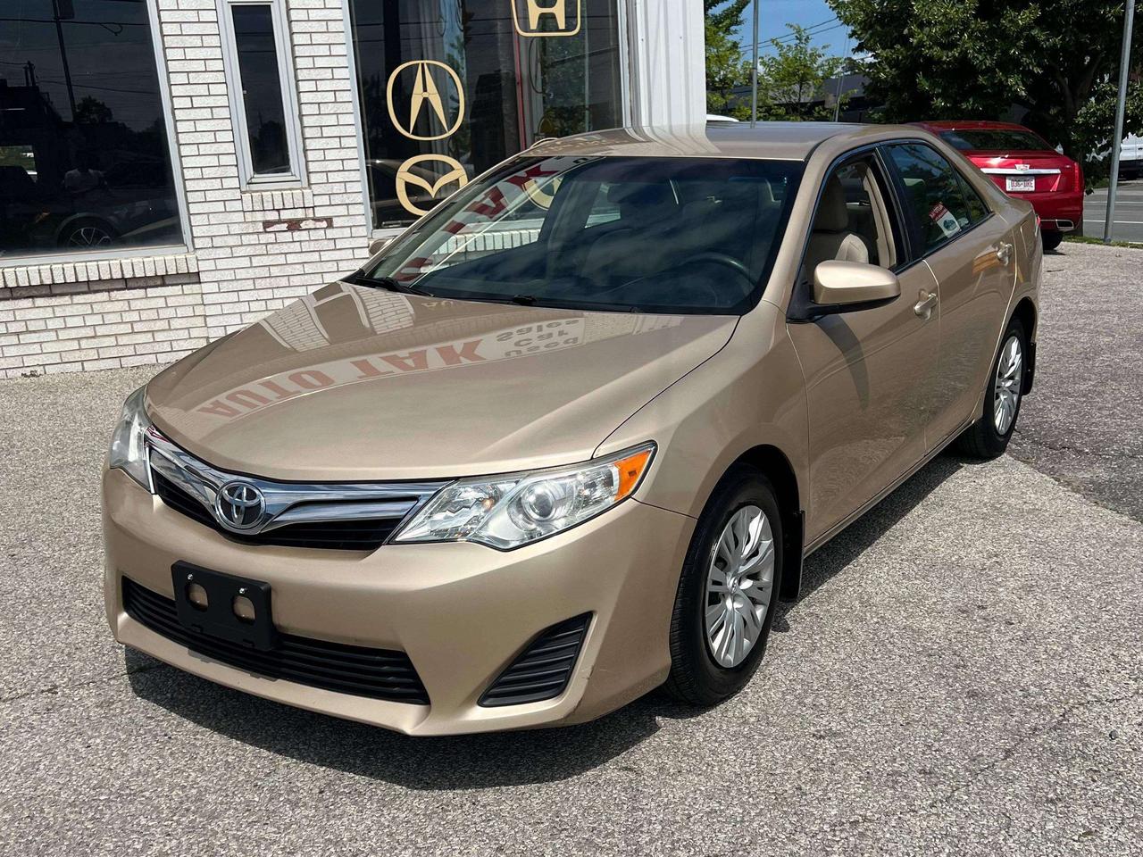 2012 Toyota Camry LE Photo0