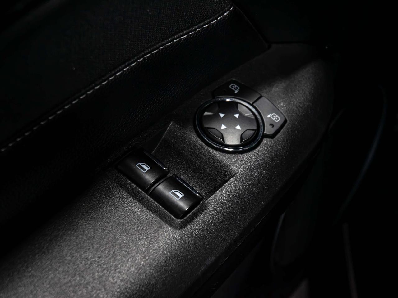 2019 Ford Mustang ECOBOOST 6 SPEED MANUAL REAR VIEW CAMERA Photo
