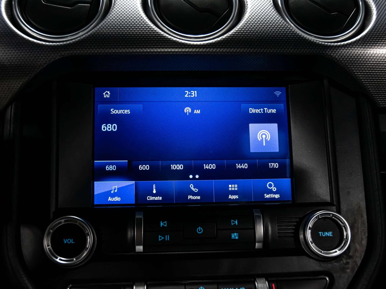 2019 Ford Mustang ECOBOOST 6 SPEED MANUAL REAR VIEW CAMERA Photo