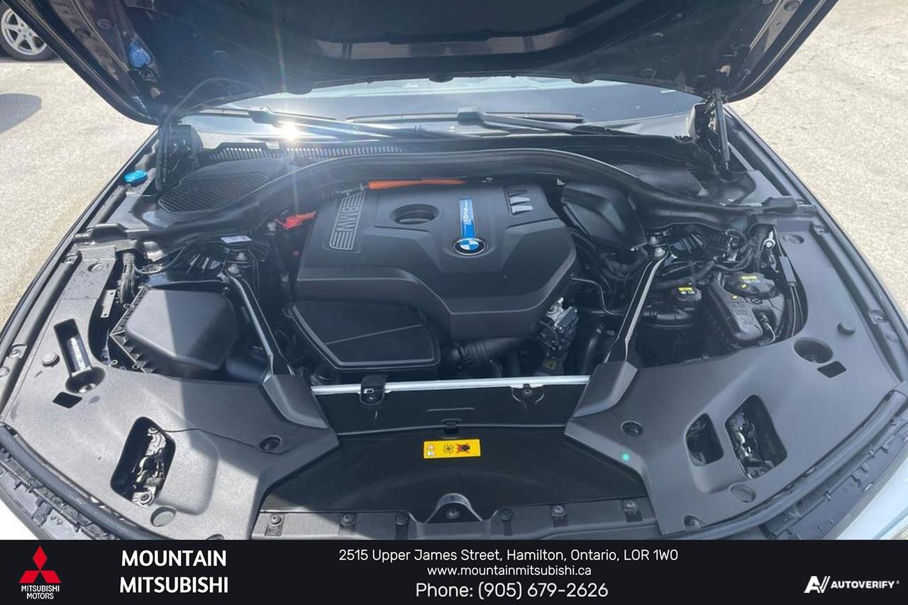 2018 BMW 5 Series 530e xDrive iPerformance Plug-In Hybrid Photo