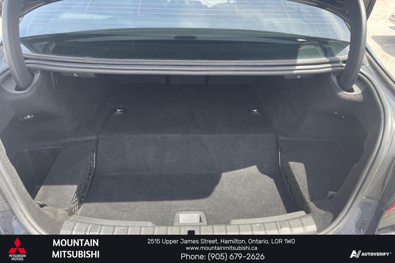 2018 BMW 5 Series 530e xDrive iPerformance Plug-In Hybrid Photo