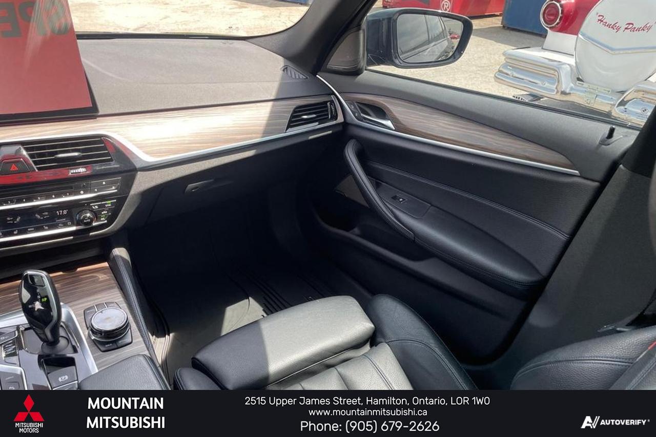 2018 BMW 5 Series 530e xDrive iPerformance Plug-In Hybrid Photo