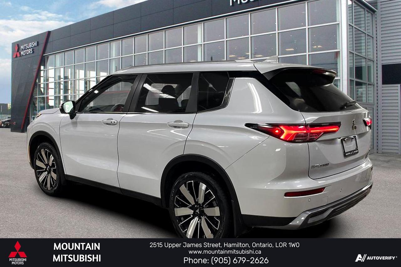 2026 Mitsubishi Outlander SEL Photo3