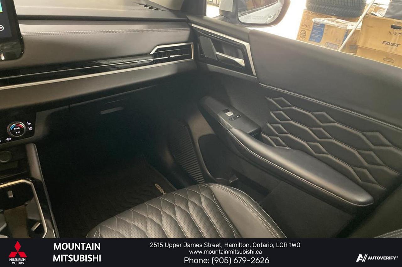 2026 Mitsubishi Outlander SEL Photo