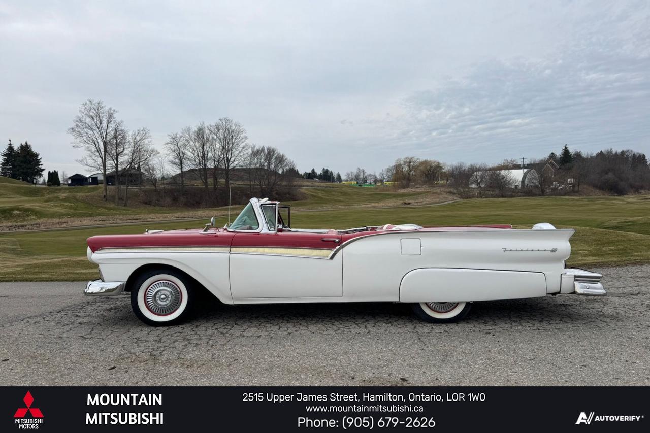1957 Ford Fairlane Skyliner  Photo
