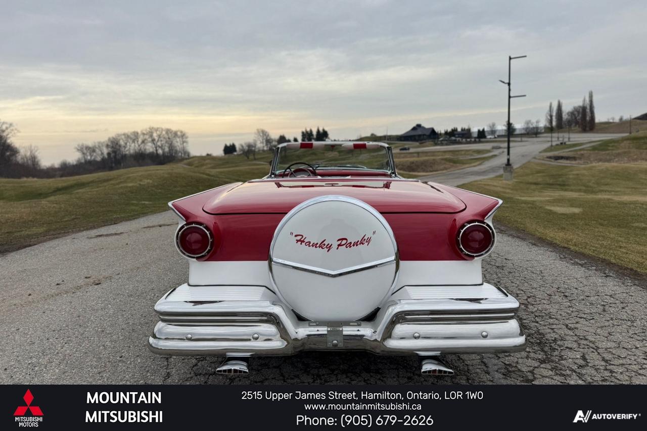 1957 Ford Fairlane Skyliner  Photo