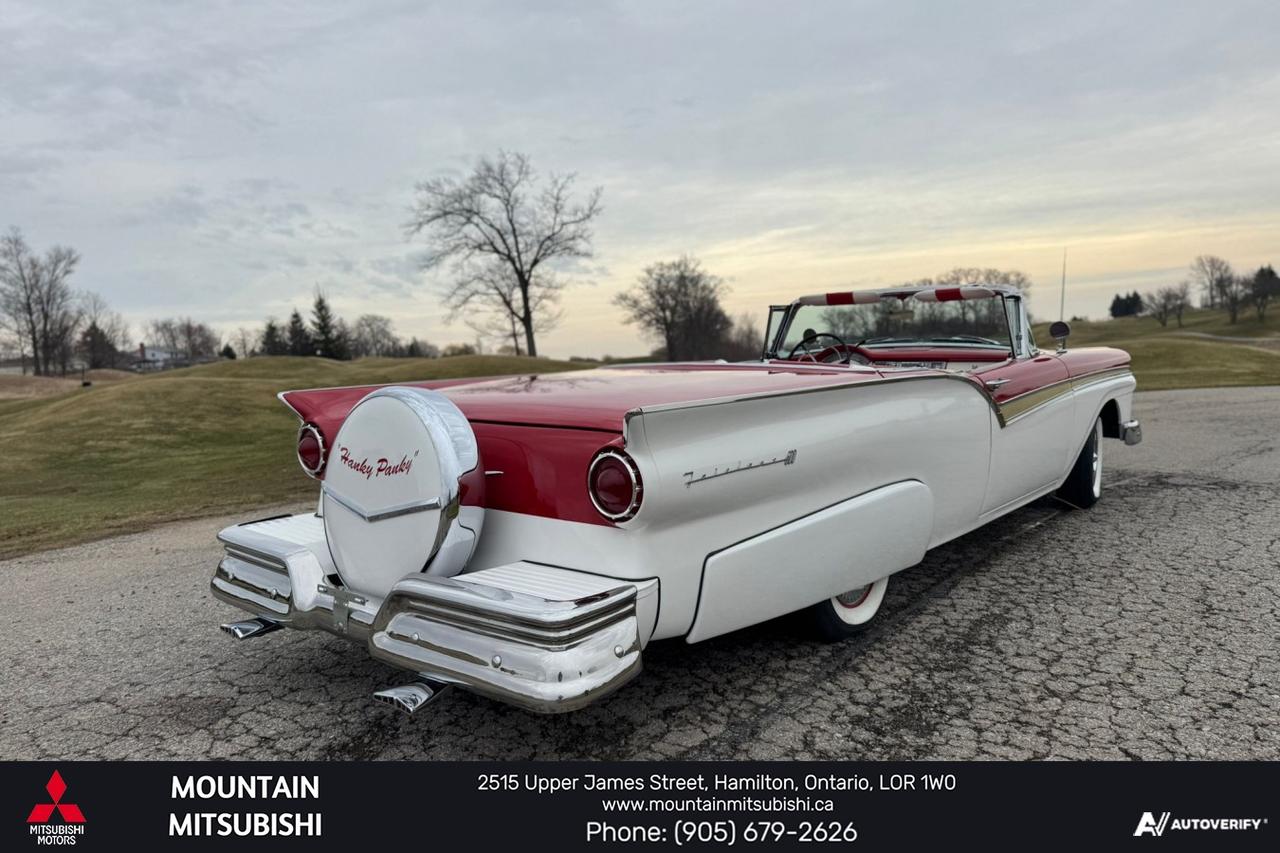 1957 Ford Fairlane Skyliner  Photo