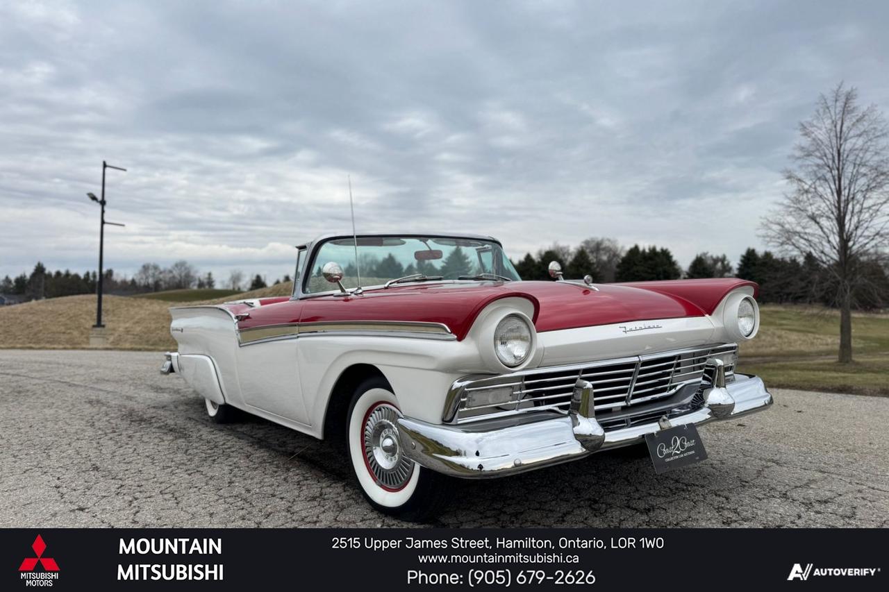 1957 Ford Fairlane Skyliner  Photo