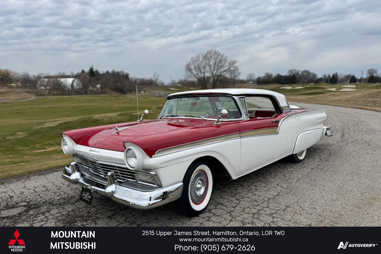 1957 Ford Fairlane Skyliner  Photo