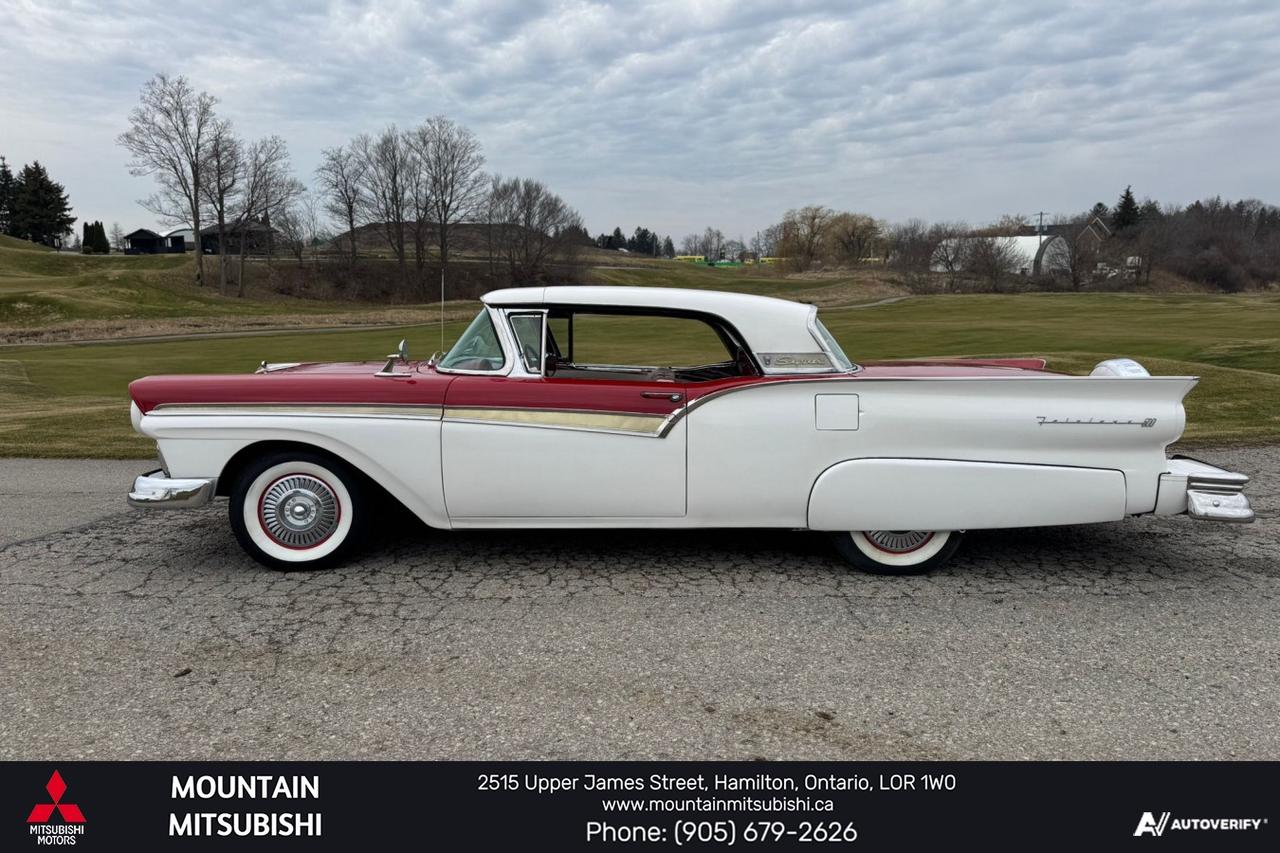 1957 Ford Fairlane Skyliner  Photo