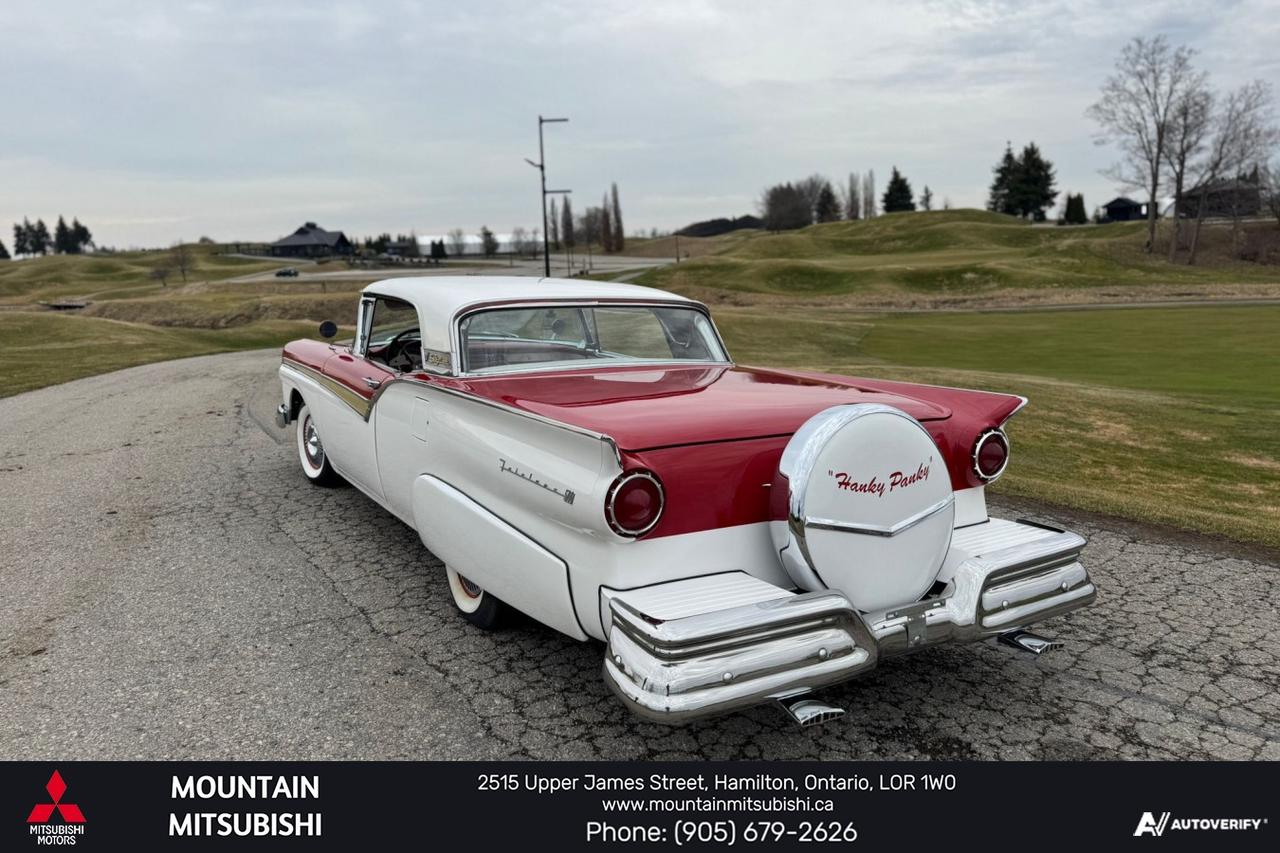 1957 Ford Fairlane Skyliner  Photo
