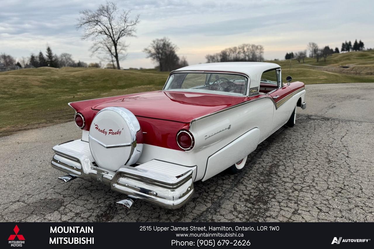1957 Ford Fairlane Skyliner  Photo