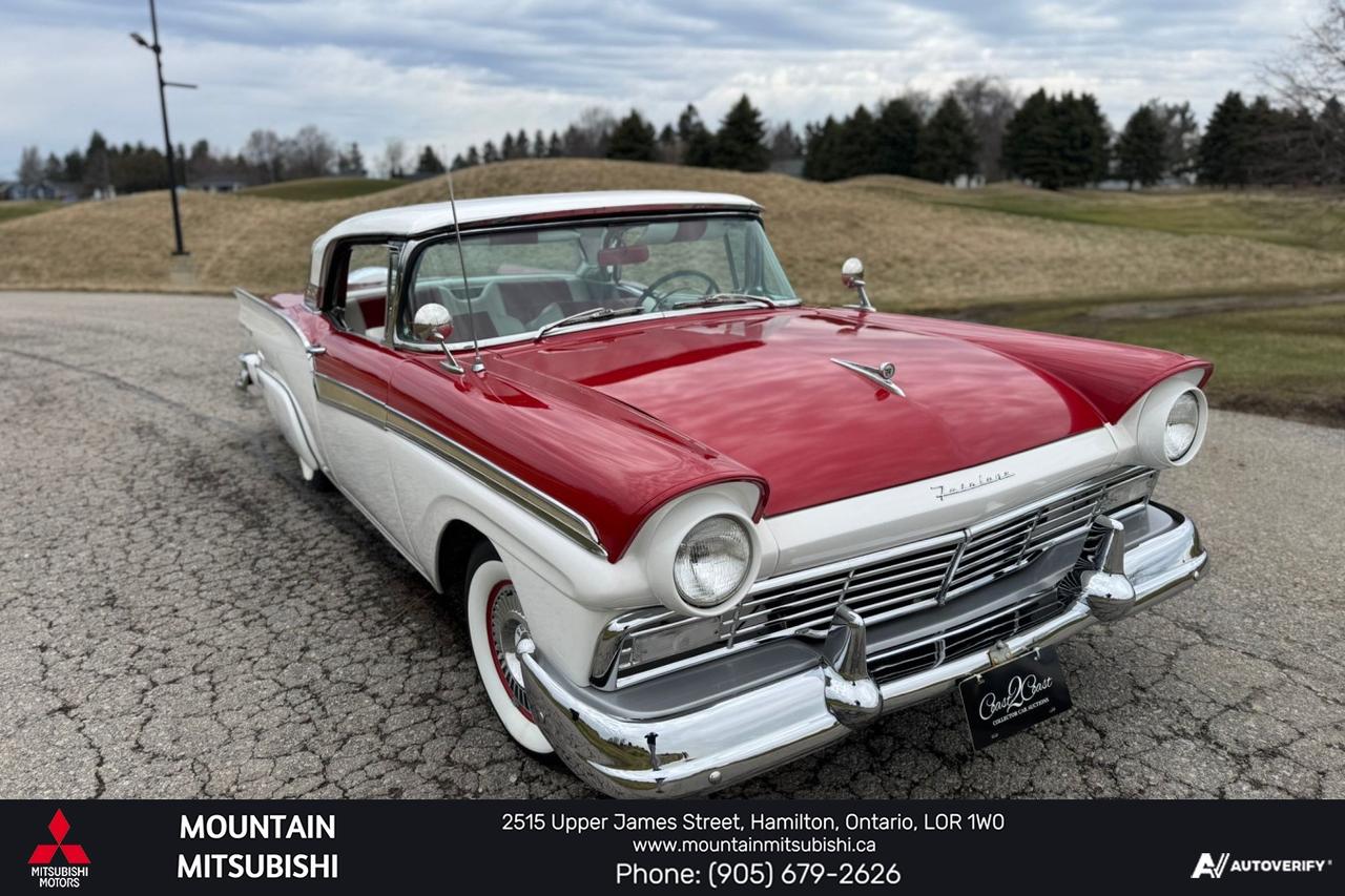 1957 Ford Fairlane Skyliner  Photo