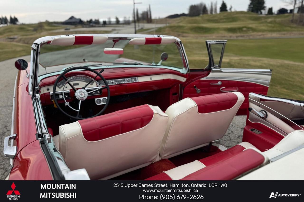 1957 Ford Fairlane Skyliner  Photo