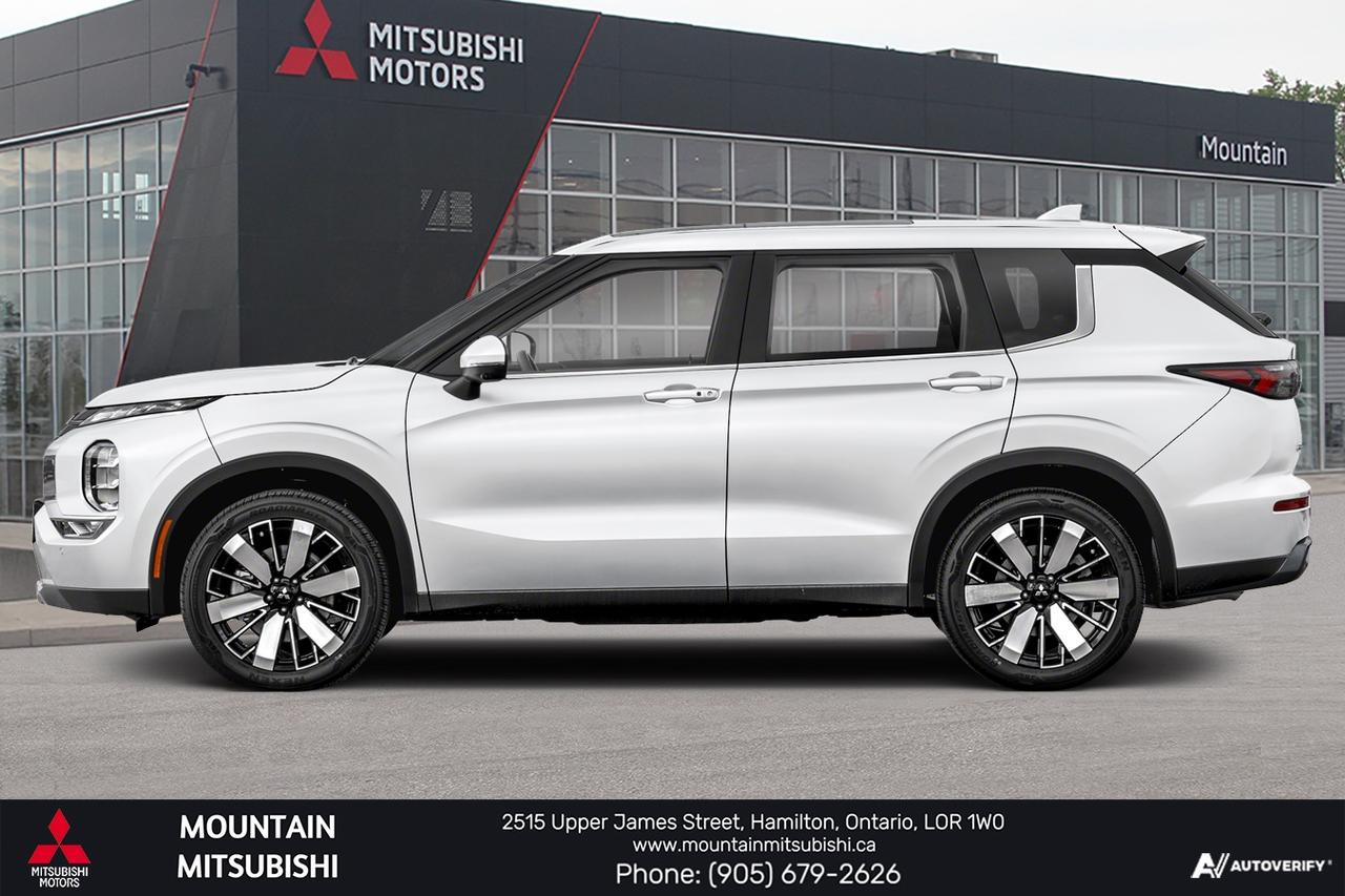 2026 Mitsubishi Outlander SE Photo0