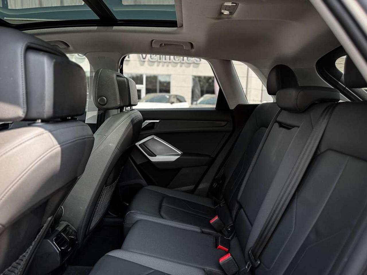 2021 Audi Q3 40 Komfort   PANO ROOF   HEATED SEATS   CARPLAY Photo