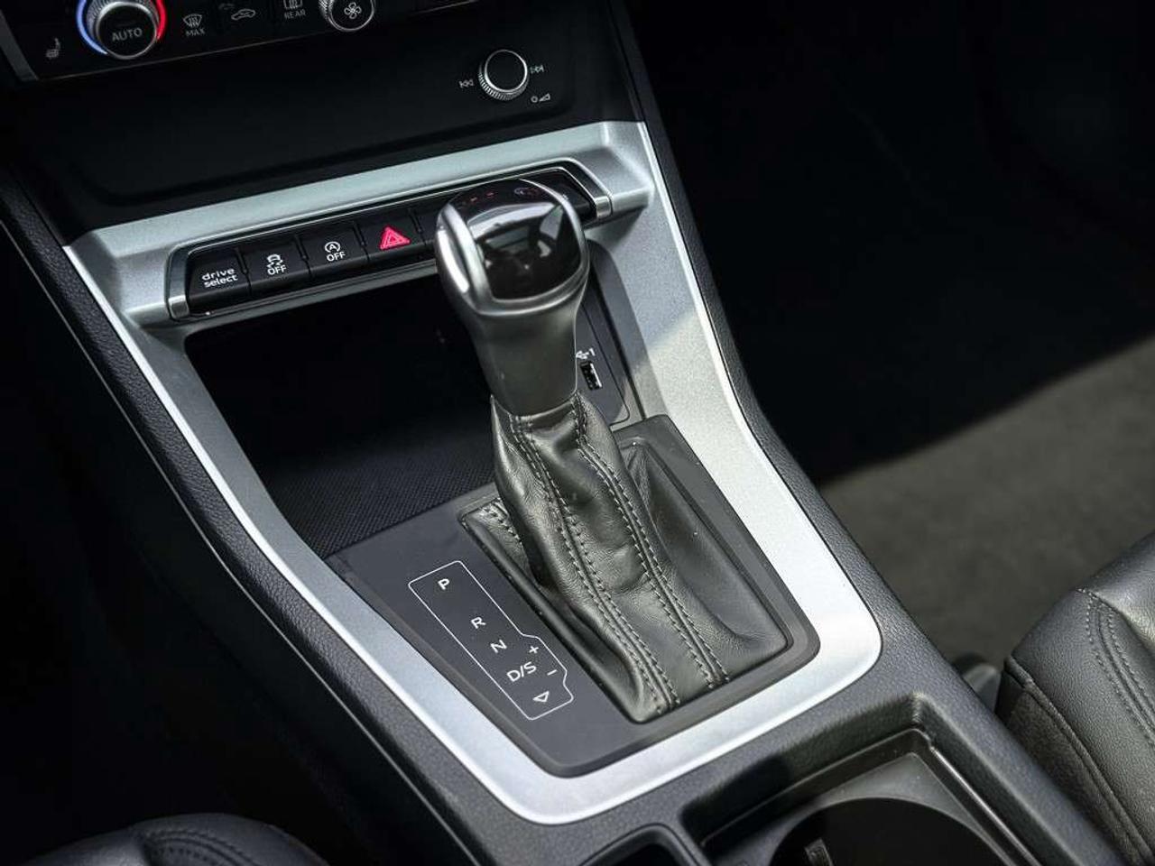2021 Audi Q3 40 Komfort   PANO ROOF   HEATED SEATS   CARPLAY Photo