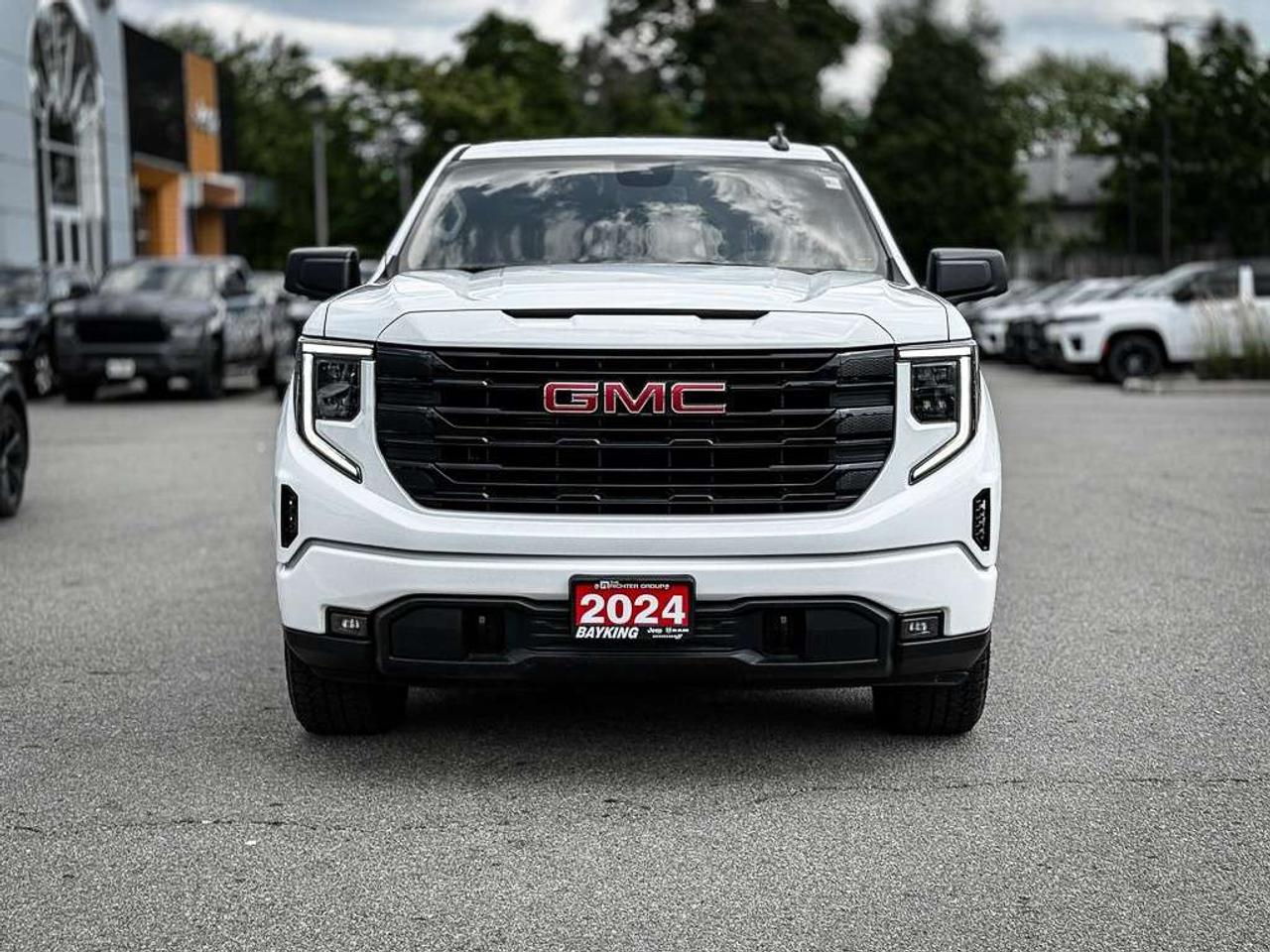 2024 GMC Sierra 1500 Elevation   CREW   V8   OFF-ROAD PKG   TRAILER BRAKE   ADAPTIVE CRUISE   BOSE AUDIO Photo5