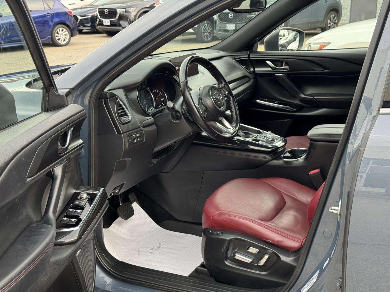 2022 Mazda CX-9 KURO AWD/ BOSE SOUND/ RED LEATHER INTERIOR/ 2.99% Photo