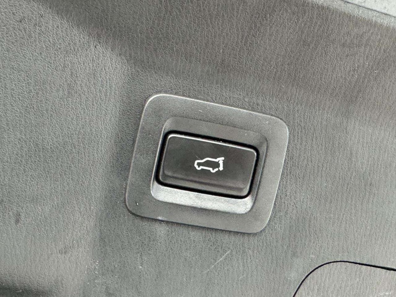 2022 Mazda CX-9 KURO AWD/ BOSE SOUND/ RED LEATHER INTERIOR/ 2.99% Photo