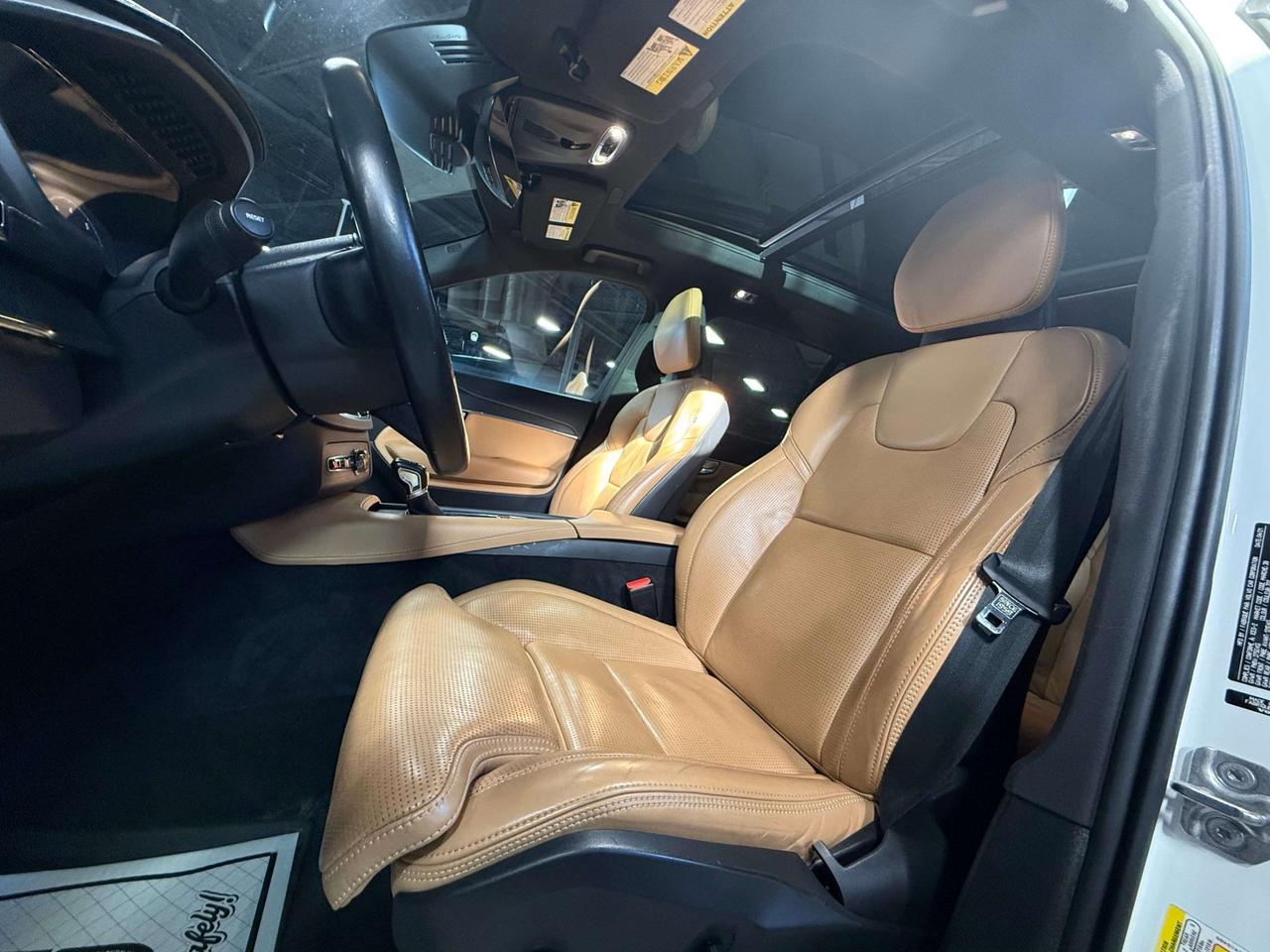 2021 Volvo XC90 T6   AWD   INSCRIPTION   7-SEATER   HARMAN KARDON Photo