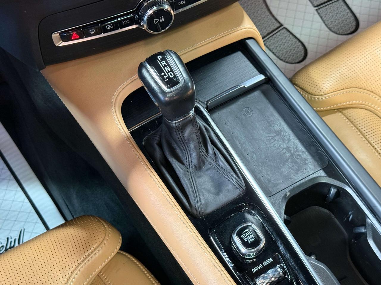 2021 Volvo XC90 T6   AWD   INSCRIPTION   7-SEATER   HARMAN KARDON Photo