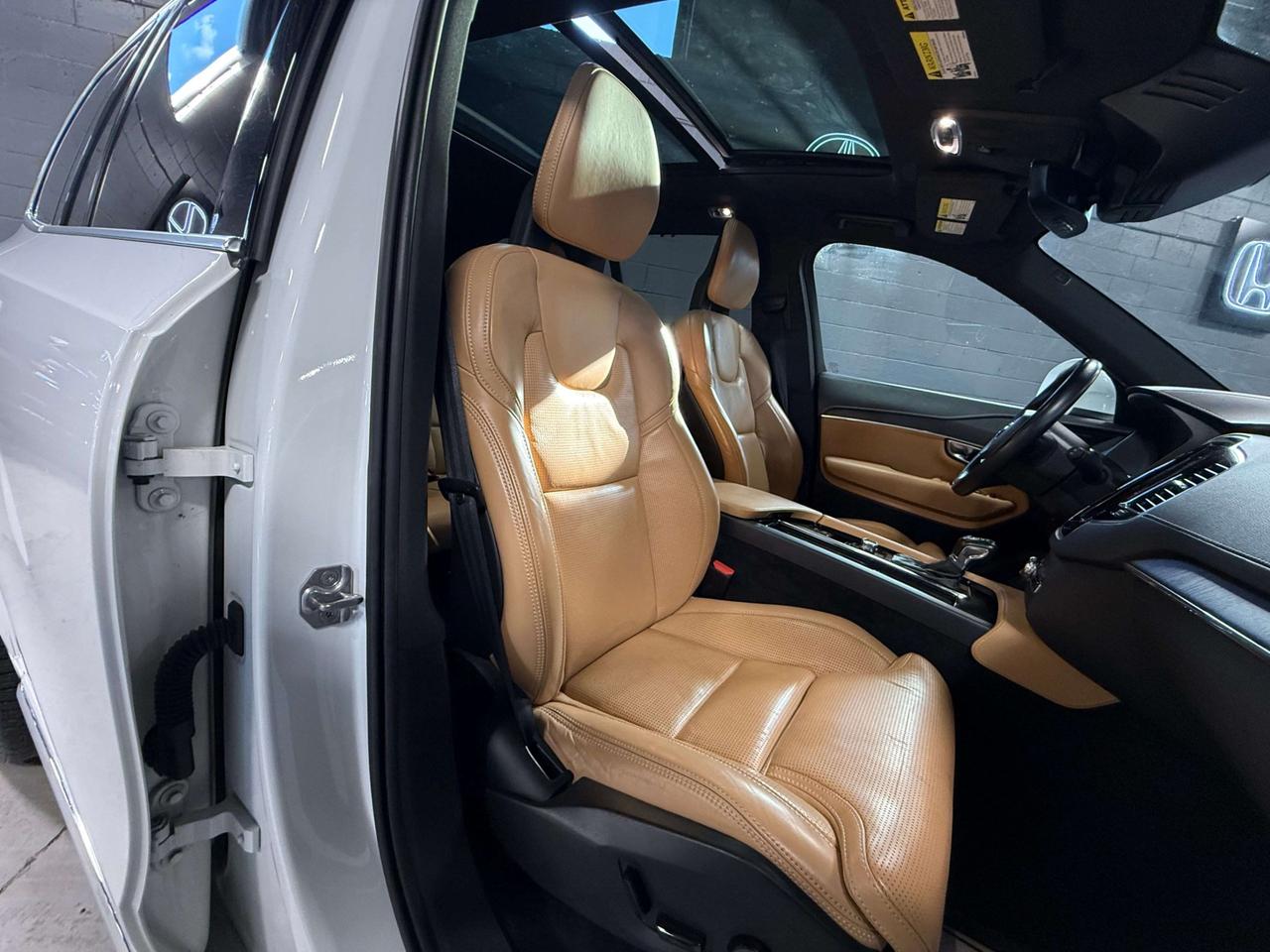 2021 Volvo XC90 T6   AWD   INSCRIPTION   7-SEATER   HARMAN KARDON Photo