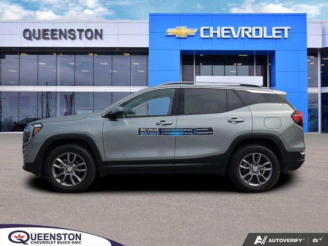 2024 GMC Terrain SLT AWD   WELL MAINTAINED   OFF LEASE   NO CLAIMS Photo