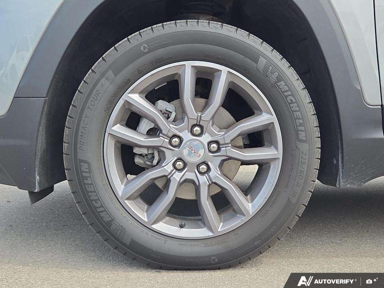2024 GMC Terrain SLT AWD   WELL MAINTAINED   OFF LEASE   NO CLAIMS Photo