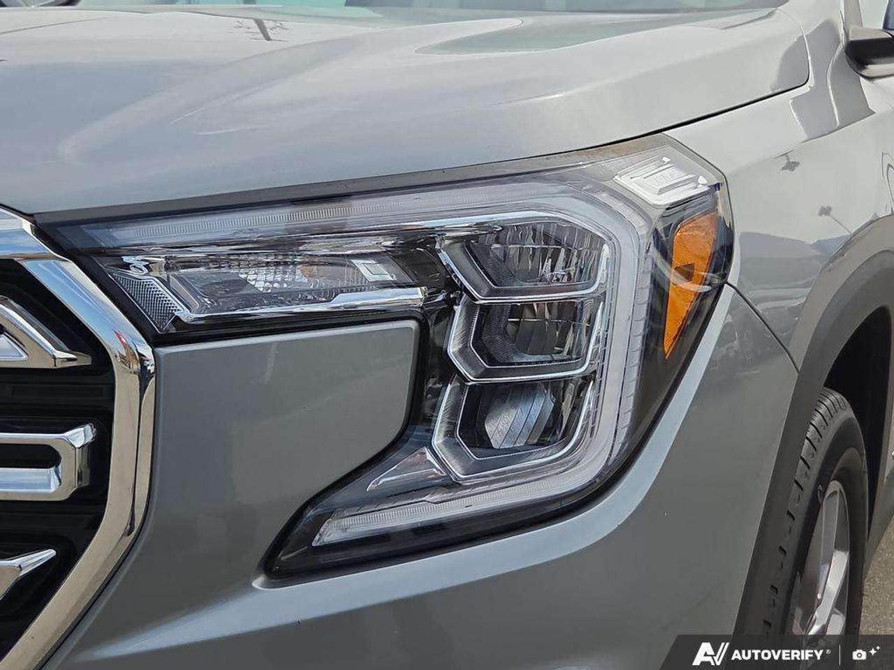 2024 GMC Terrain SLT AWD   WELL MAINTAINED   OFF LEASE   NO CLAIMS Photo