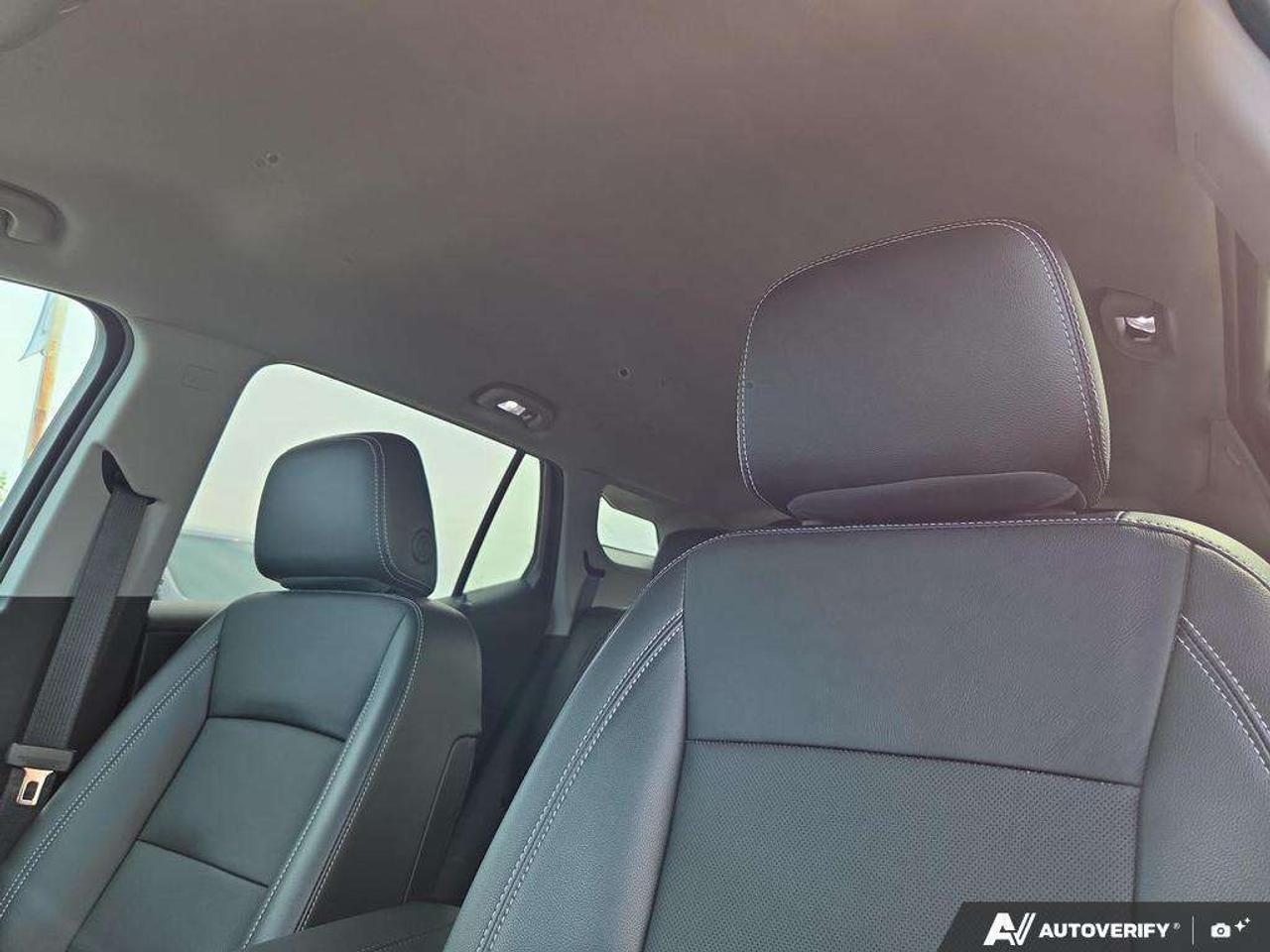 2024 GMC Terrain SLT AWD   WELL MAINTAINED   OFF LEASE   NO CLAIMS Photo