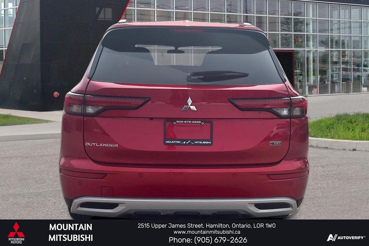 2022 Mitsubishi Outlander LE Photo