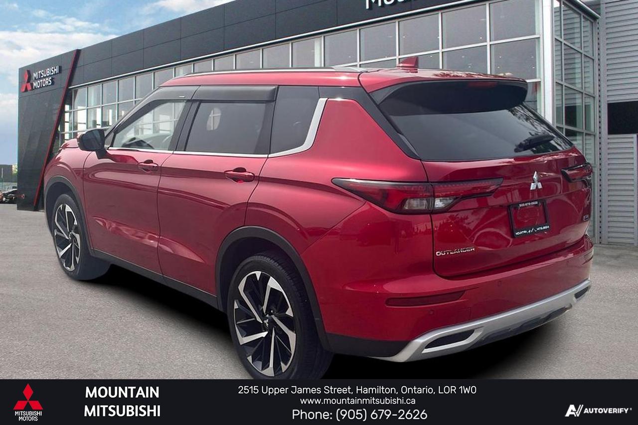 2022 Mitsubishi Outlander LE Photo4