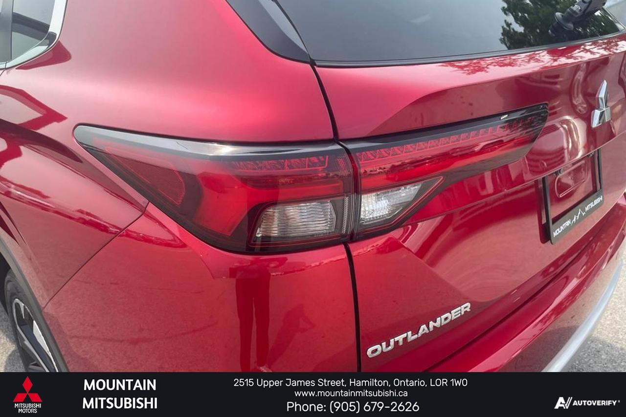 2022 Mitsubishi Outlander LE Photo