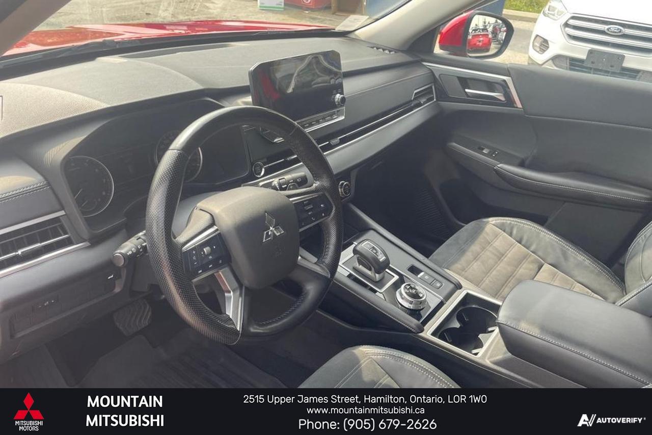 2022 Mitsubishi Outlander LE Photo