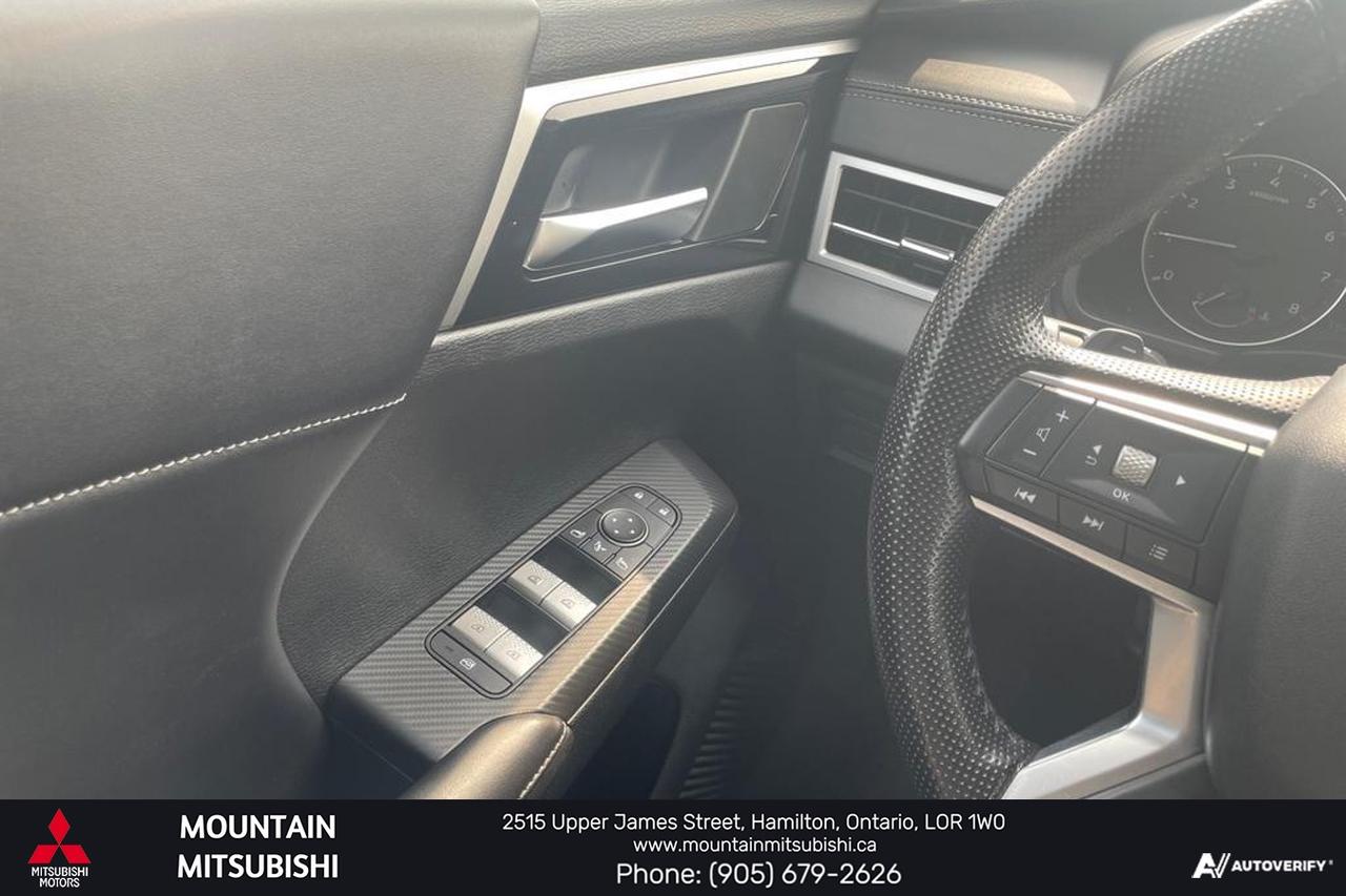 2022 Mitsubishi Outlander LE Photo