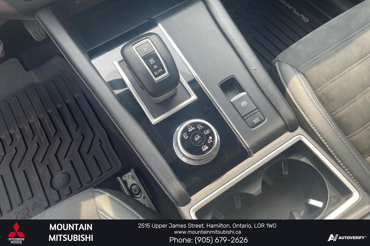 2022 Mitsubishi Outlander LE Photo