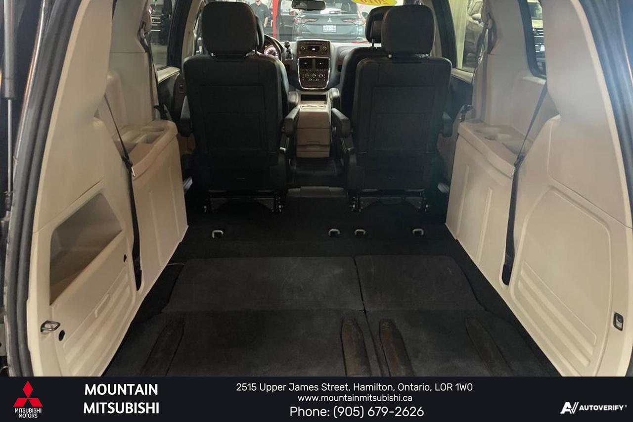 2016 Dodge Grand Caravan SXT Premium Plus Photo