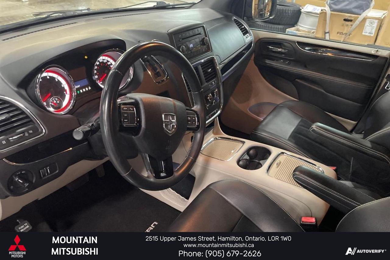 2016 Dodge Grand Caravan SXT Premium Plus Photo