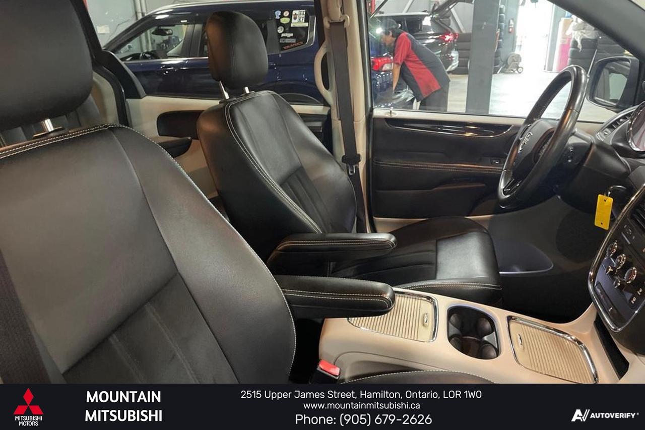 2016 Dodge Grand Caravan SXT Premium Plus Photo