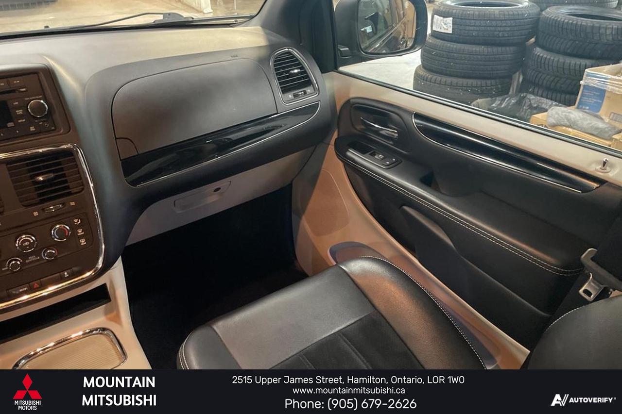 2016 Dodge Grand Caravan SXT Premium Plus Photo