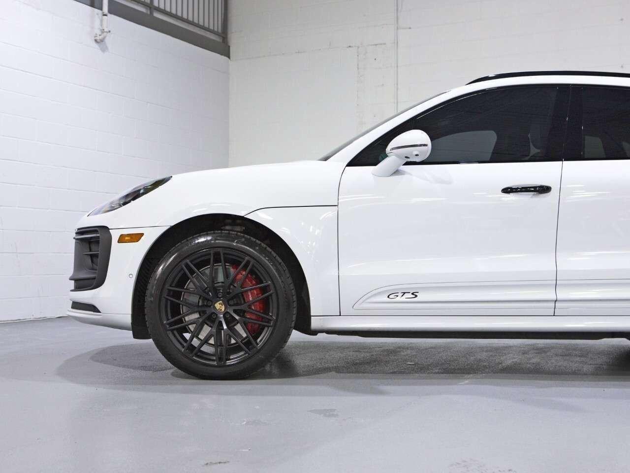 2023 Porsche Macan GTS AWD Photo