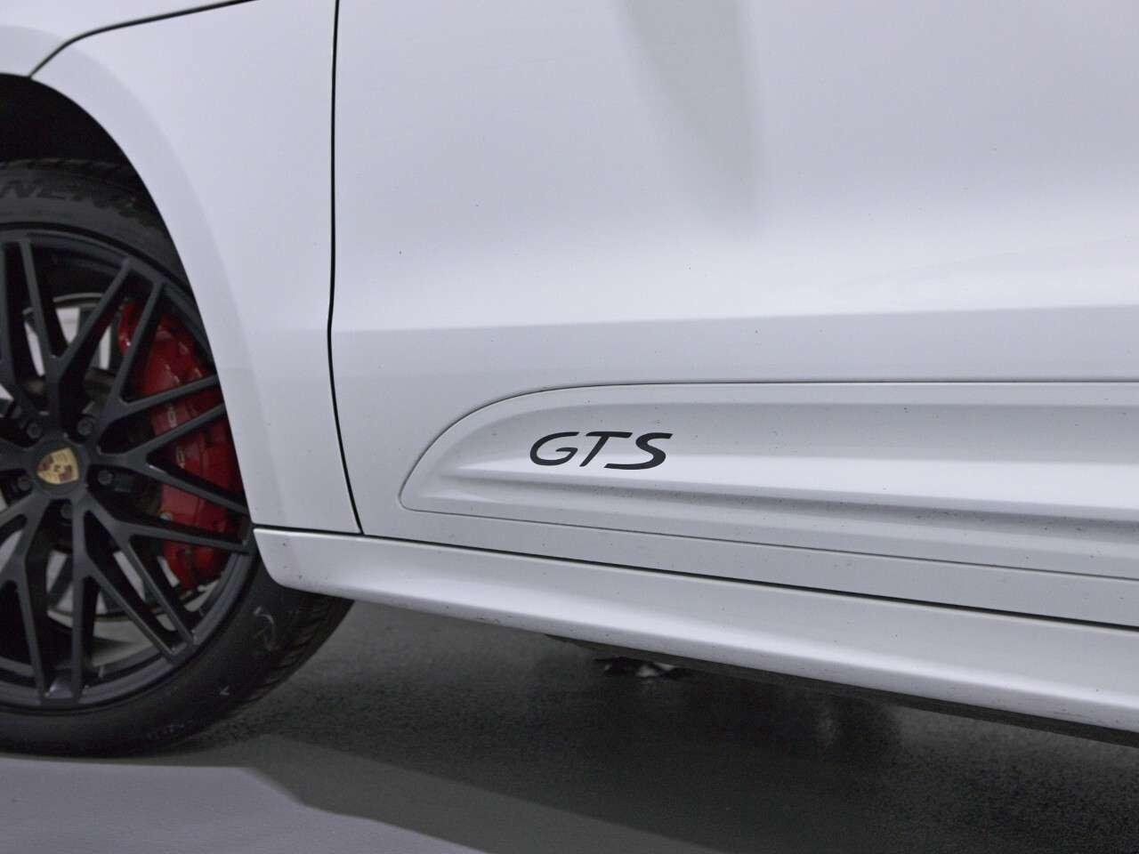 2023 Porsche Macan GTS AWD Photo