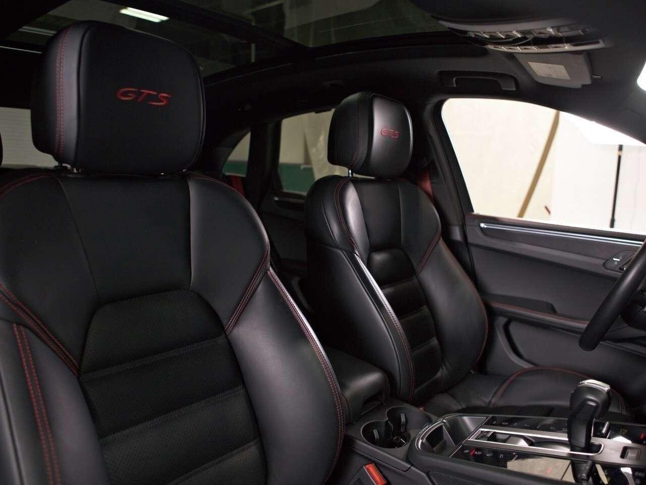 2023 Porsche Macan GTS AWD Photo