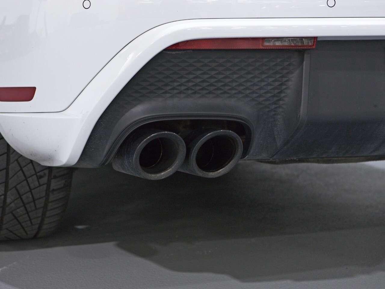 2023 Porsche Macan GTS AWD Photo