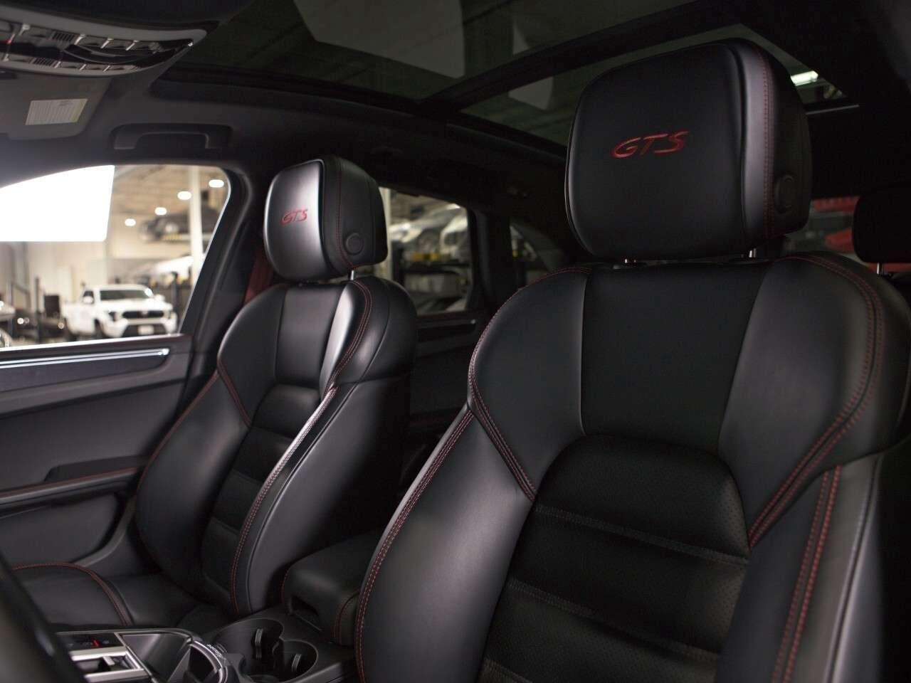 2023 Porsche Macan GTS AWD Photo