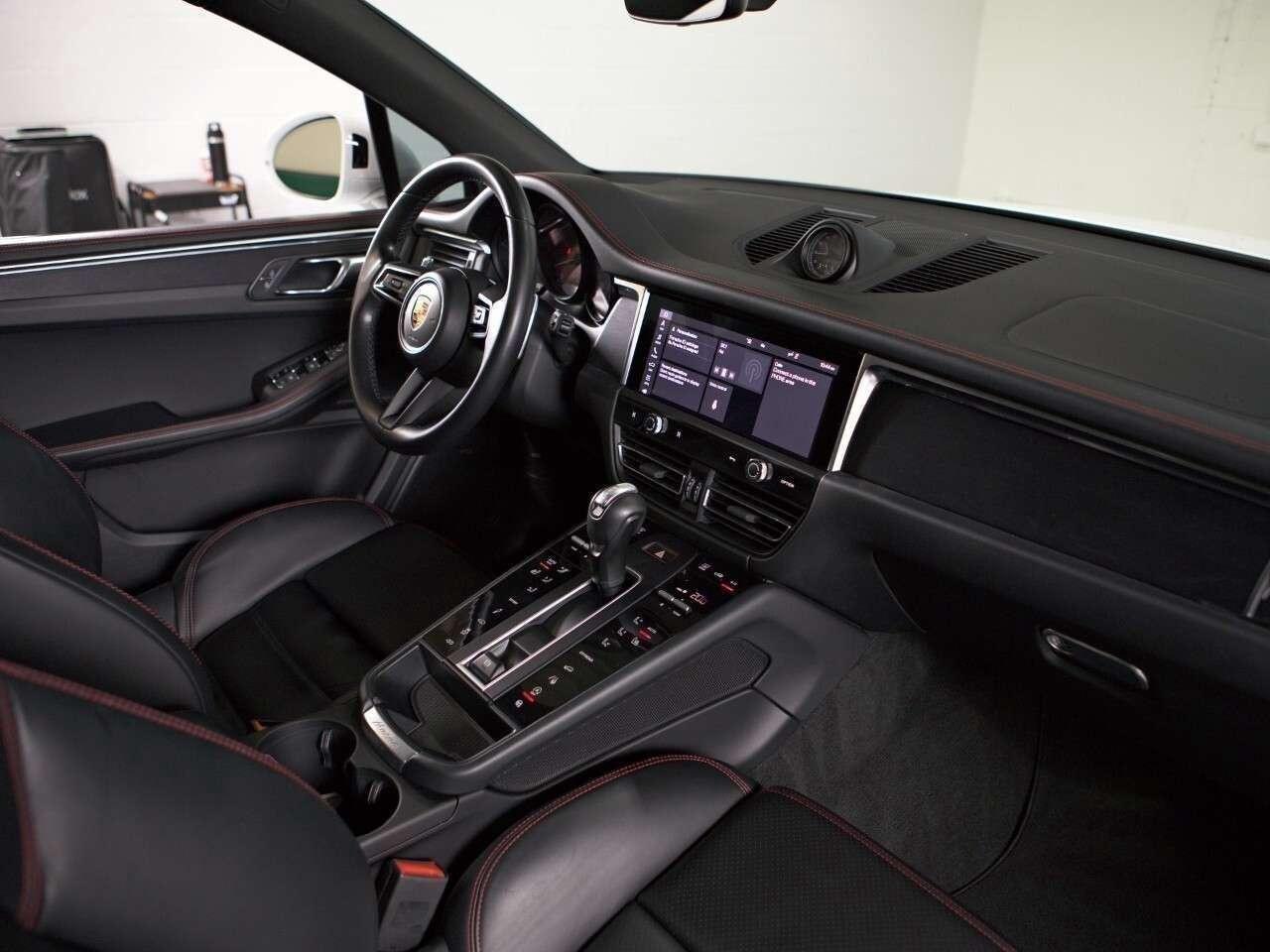 2023 Porsche Macan GTS AWD Photo